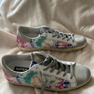 Golden Goose Super-Star Low Top Sneaker - excellent condition. Worn twice
